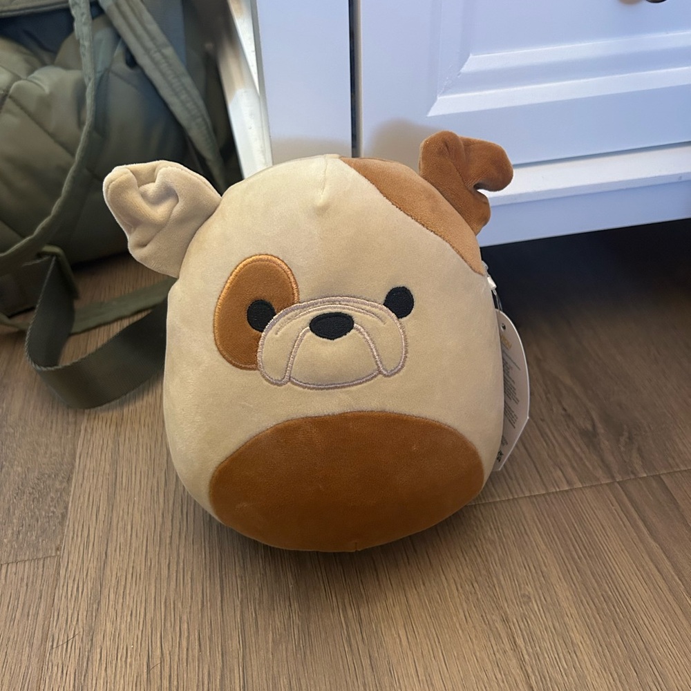 Griz Bulldog Squishmallow
